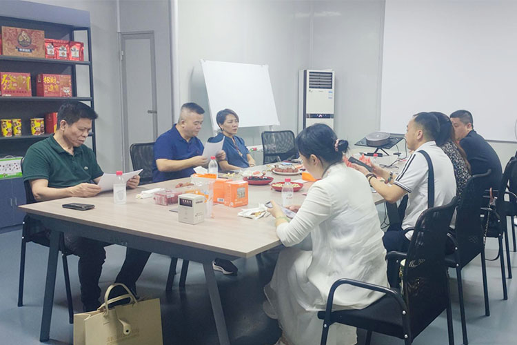 森林老爹坚果厂与南航洽淡坚果供应 批发