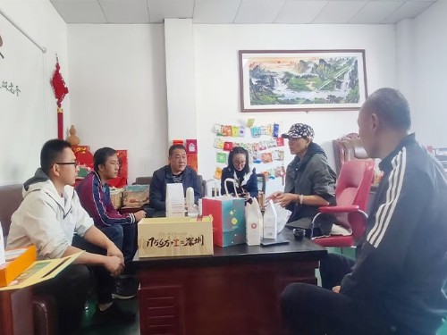 森林老爹坚果厂与汉记食品携手定制 共创年货新风尚，