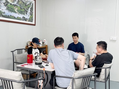 森林老爹与肖总洽谈混合坚果代工事宜，共启健康零食新征程