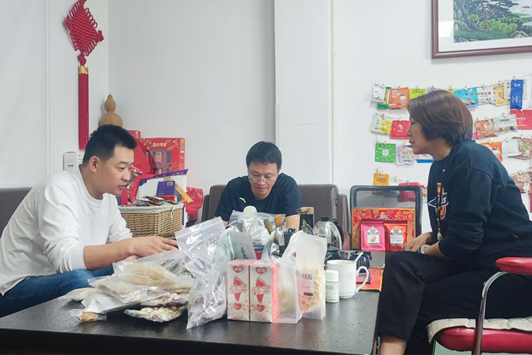 森林老爹坚果加工厂坚果贴牌定制