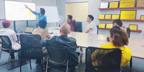 实地洽谈定方向 跟着森林老爹做坚果，旺季不愁销路-森林老爹坚果代工厂