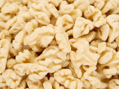 脱皮核桃仁好还是不脱皮好-森林老爹坚果代工厂