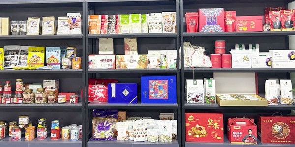 森林老爹坚果代工厂现代化坚果生产线，锁住原生酥脆营养